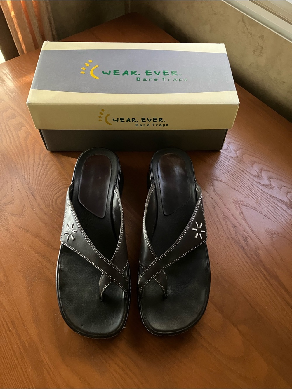 Wearever Bare traps Horizon Dark Brown Thong Sandals Size 9 in box